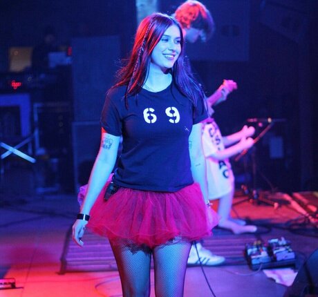 Carly McLellan nice actress pics