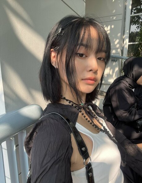 miceraa hd model photo