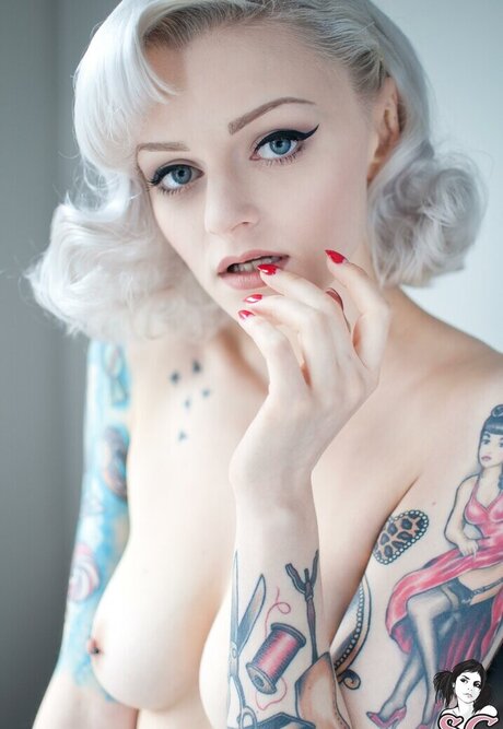 Rockagirl model adult picture