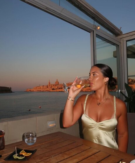 Kelsie Faith Thomas hot star photo