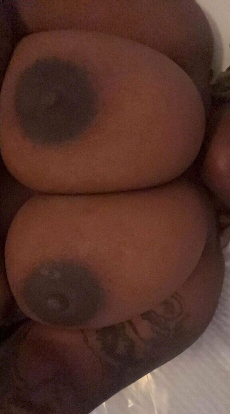 Kissmykittkatt pornstar naked photo