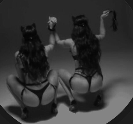 TheTwin5 hot actress image