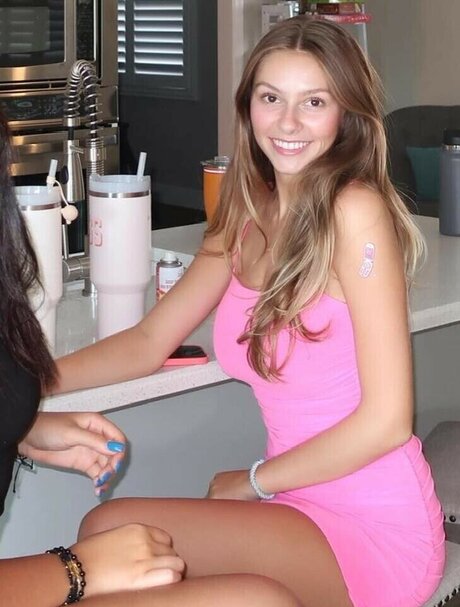 Mia Steele exclusive model photo