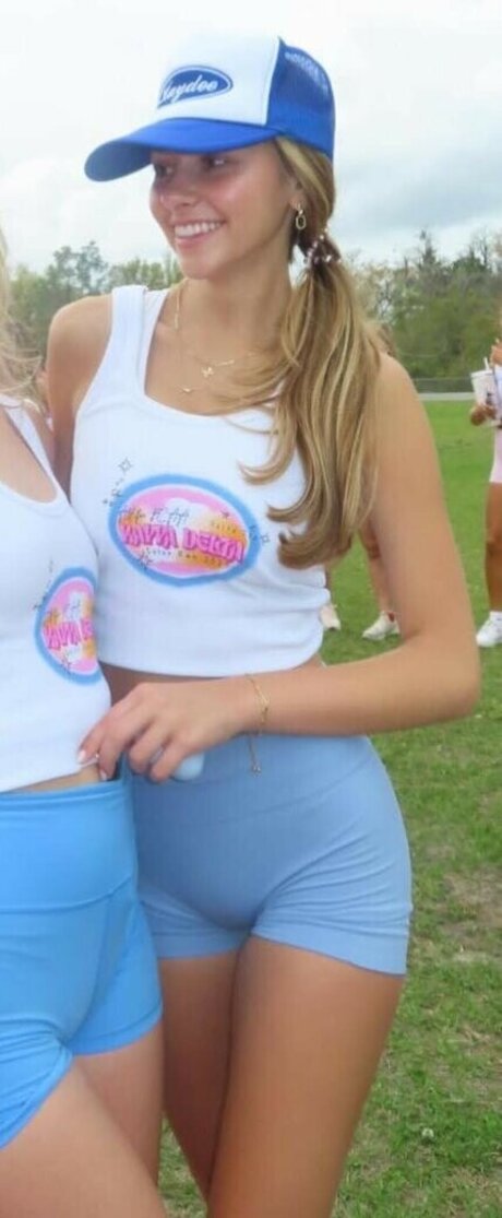 Mia Steele pretty pornstar photos