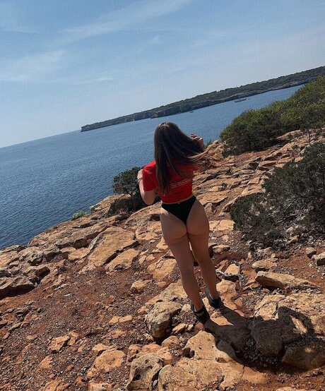 Izzy Swin pornstar nice img