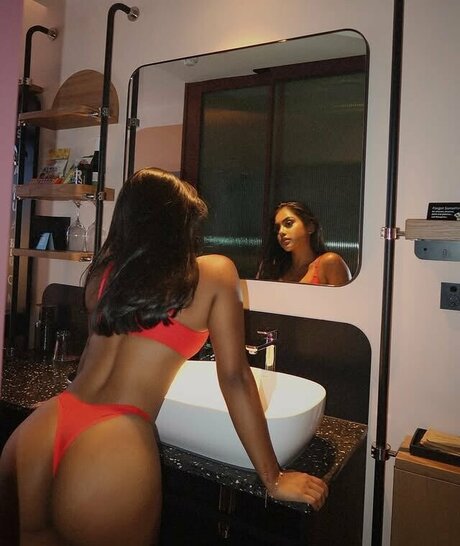 Shaniya Nisha hot pornstar archive