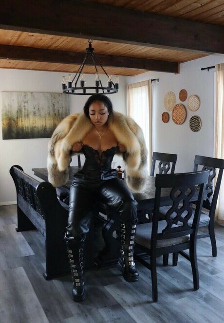 Trapezoidmouth erotic actress photos