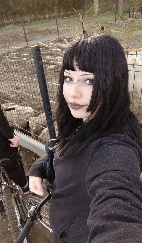 gothbynight model pornographic pics