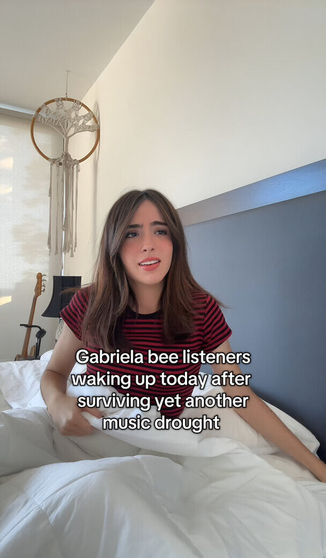 Gabriela Bee hd model image