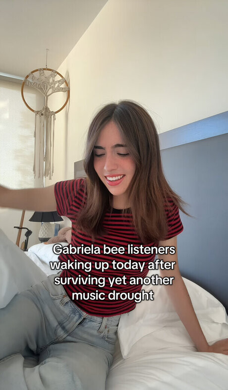 Gabriela Bee free actress images