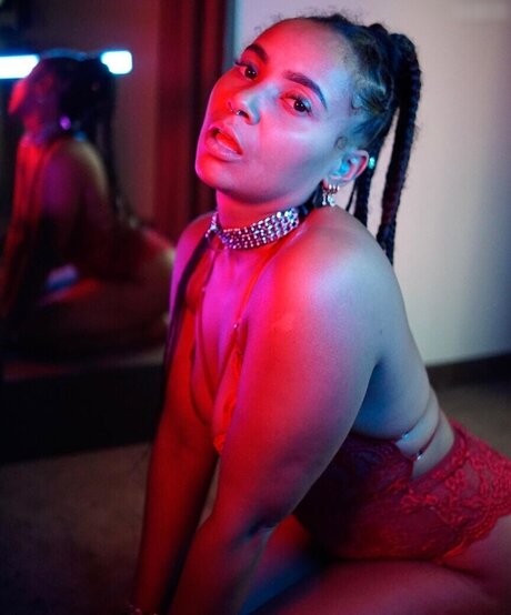 graefiin melanin hot actress img