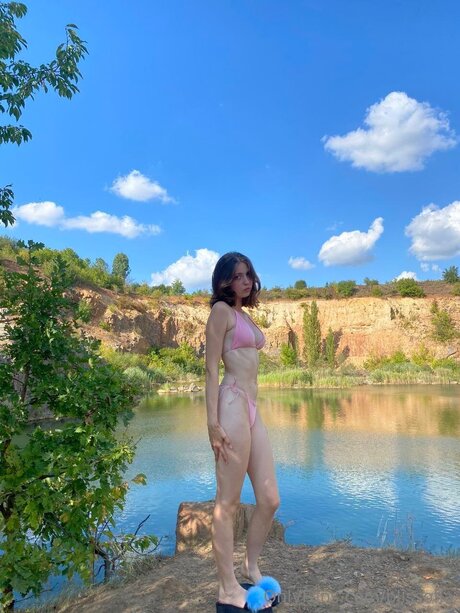 Blissofia pretty actress pic