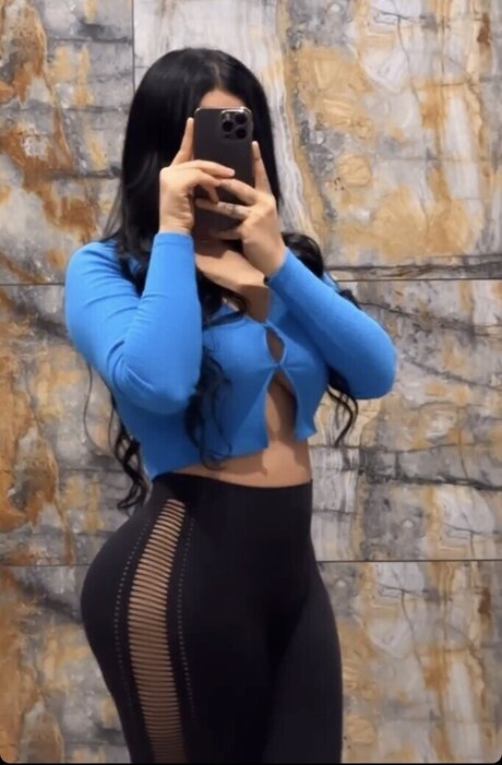 Melek Azad model hd pic