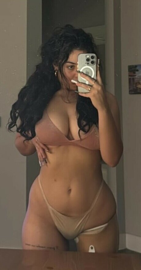 kalimariamoon model naked picture