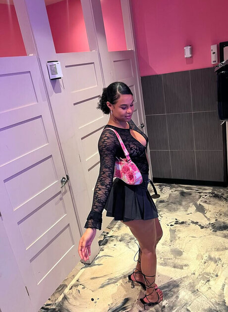 Satou Sabally pretty model image