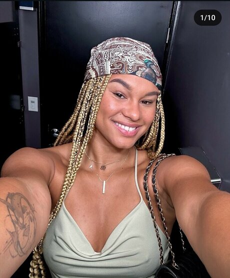 Satou Sabally hd actress photo