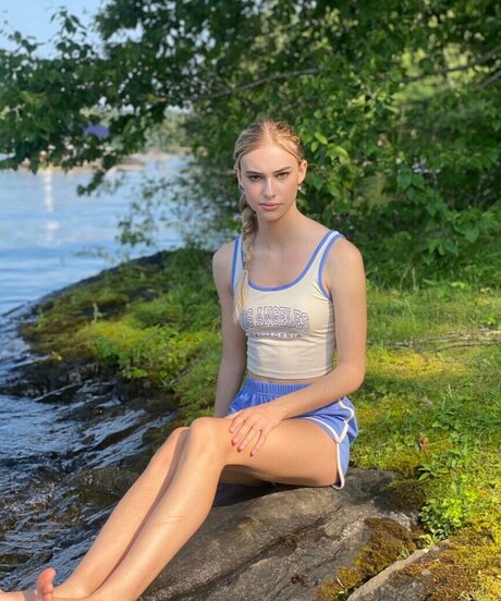 Claire Jameson pretty actress picture