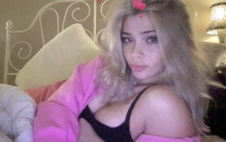 Lola Visage perfect pornstar pics