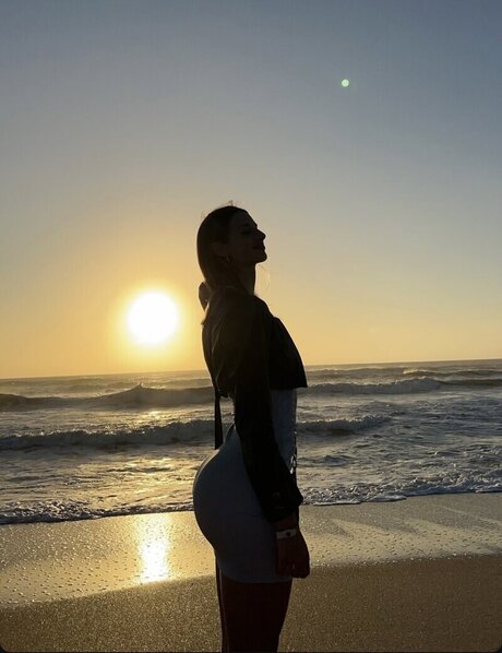 Jazmin Peralta hot model pictures