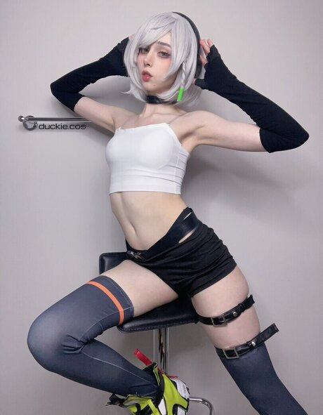 Duckie Cos sex model photo