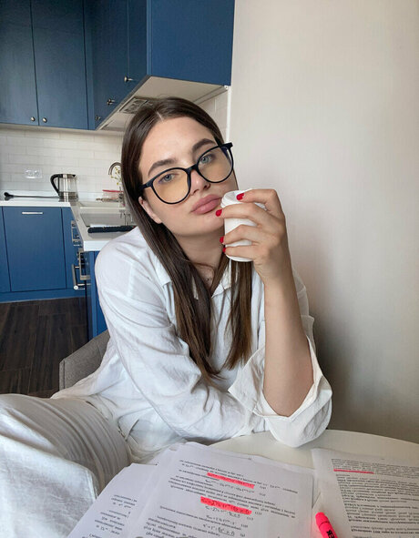 gymnasticgirl nice actress photo