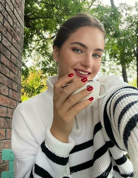 gymnasticgirl beautiful actress images