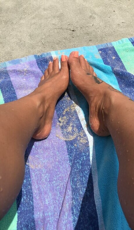 Emelh827 nude pornstar pics