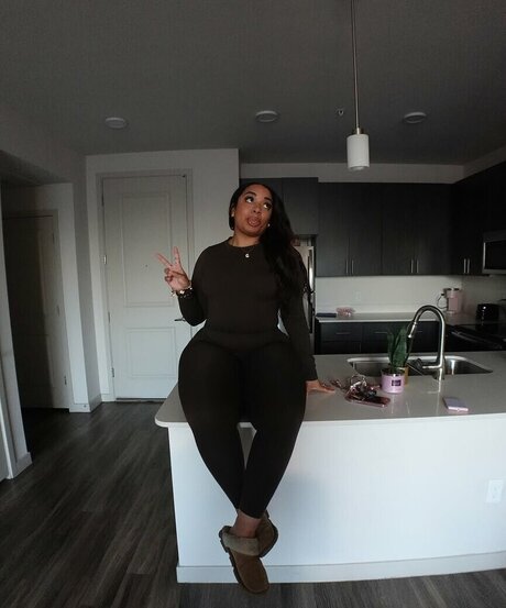 Themillieelise model xxx pictures