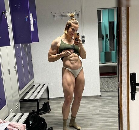 Lea Schreiner hd actress gallery