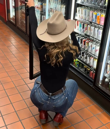 Jordan Blue adult star pics