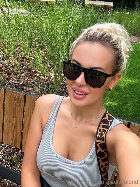 Paola blond star beautiful pic