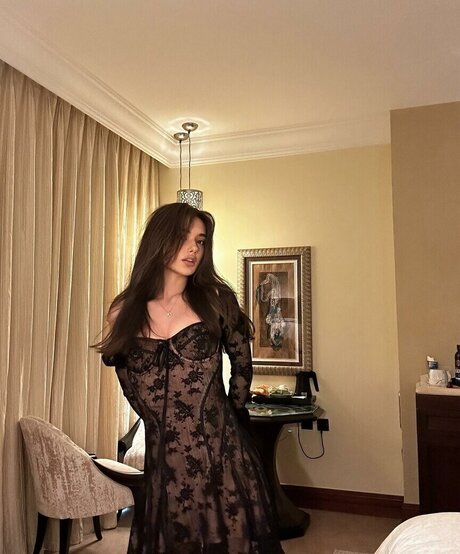 mildixs model naked pic