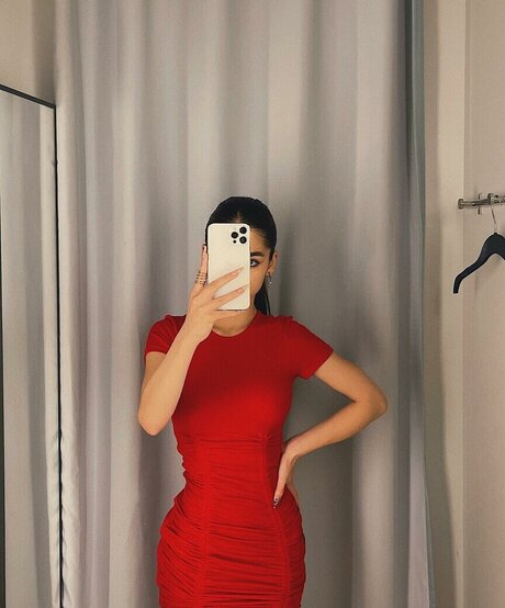 Sofia Chernasova art model pic