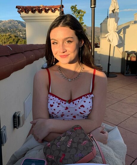 Olivia DeLaurentis star sexy picture