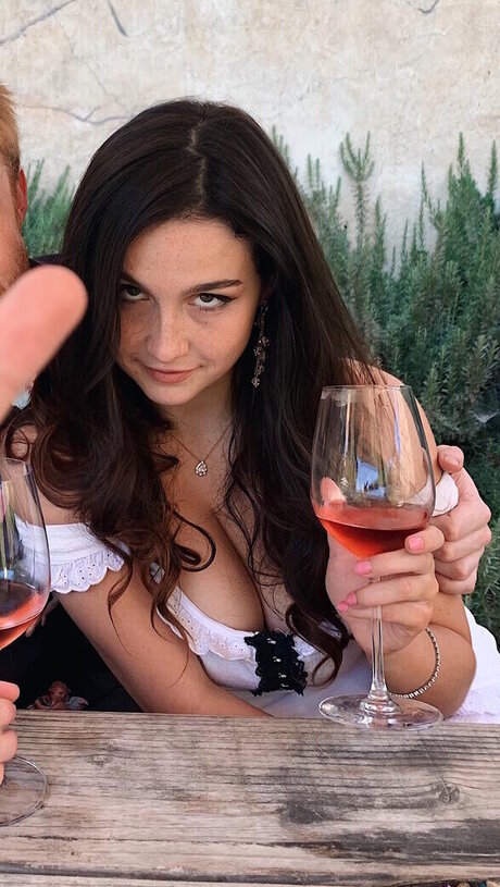 Olivia DeLaurentis nude actress archive