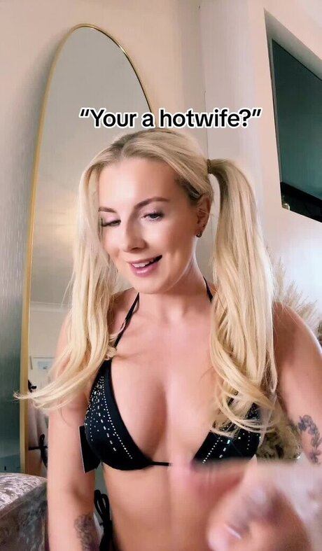 Emily Walters Quick model image