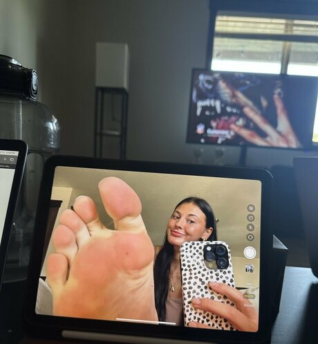 Kylie Mogen free pornstar images