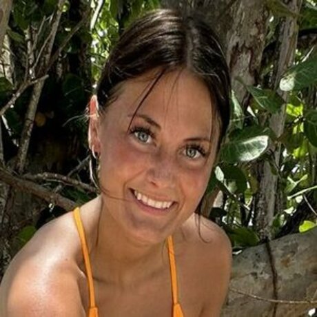 Kylie Mogen nude pornstar pics