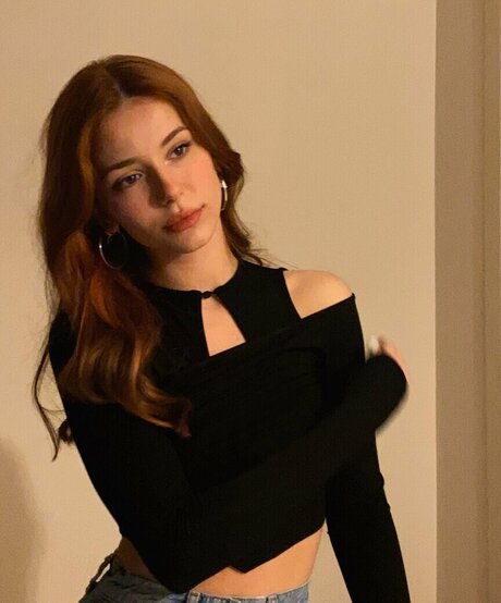 ebrarkrbkn model xxx pics