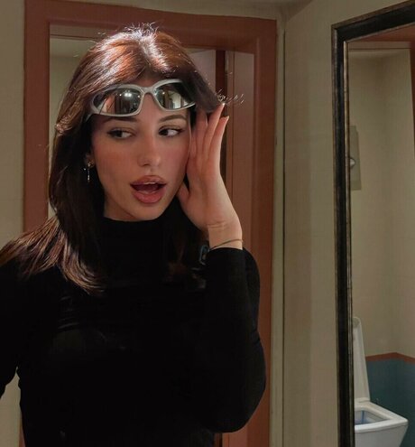 ebrarkrbkn model xxx pics