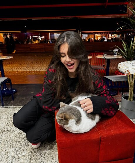 Sinem Melek Co kun pornstar hot pictures