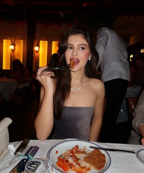 Sinem Melek Co kun star top images