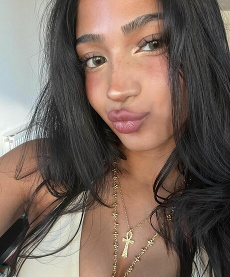 imanimalikaa sex model img