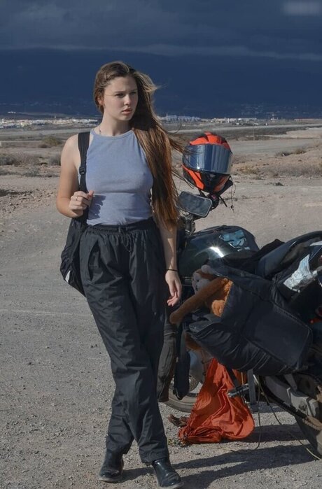 Affe auf Bike star nude picture