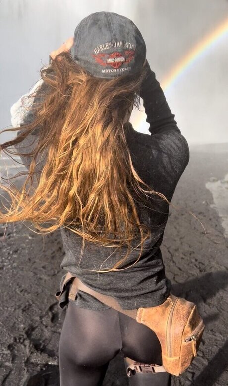 Affe auf Bike hot star image