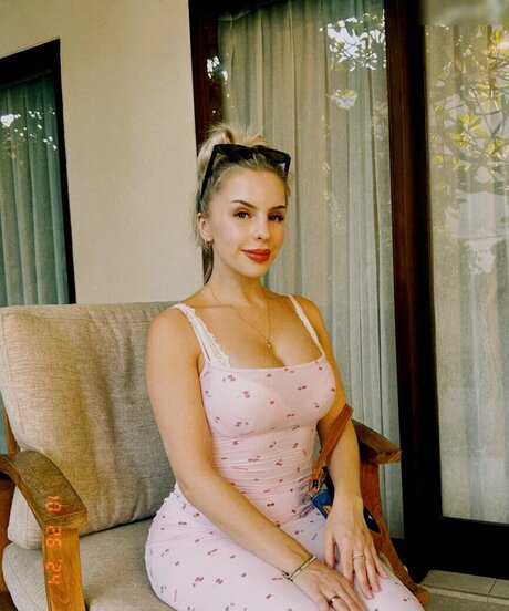 Lucia Leona star pornographic pic