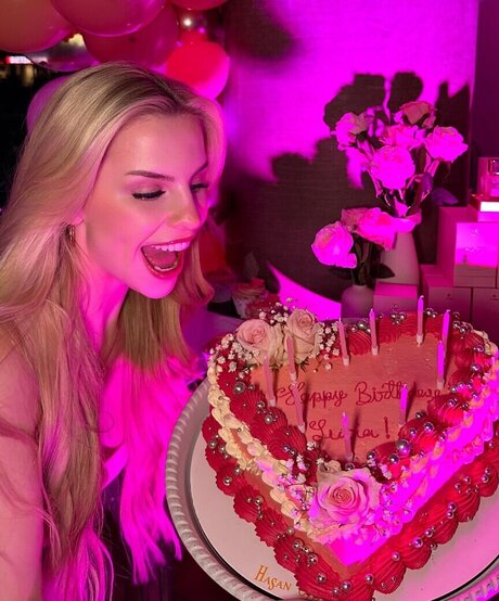 Lucia Leona star erotic photos