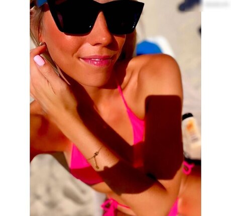 Lea sunshineee ms_ free model photo