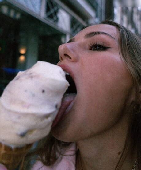 Puck Moonen hot pornstar img