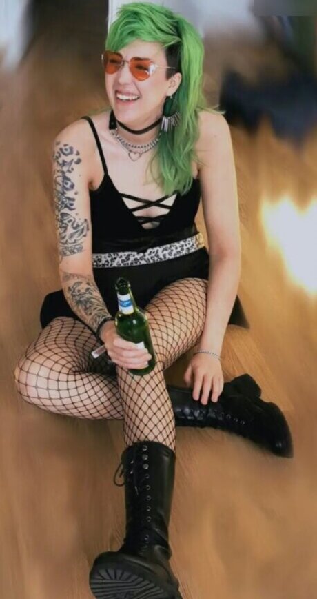 locolea pretty model images